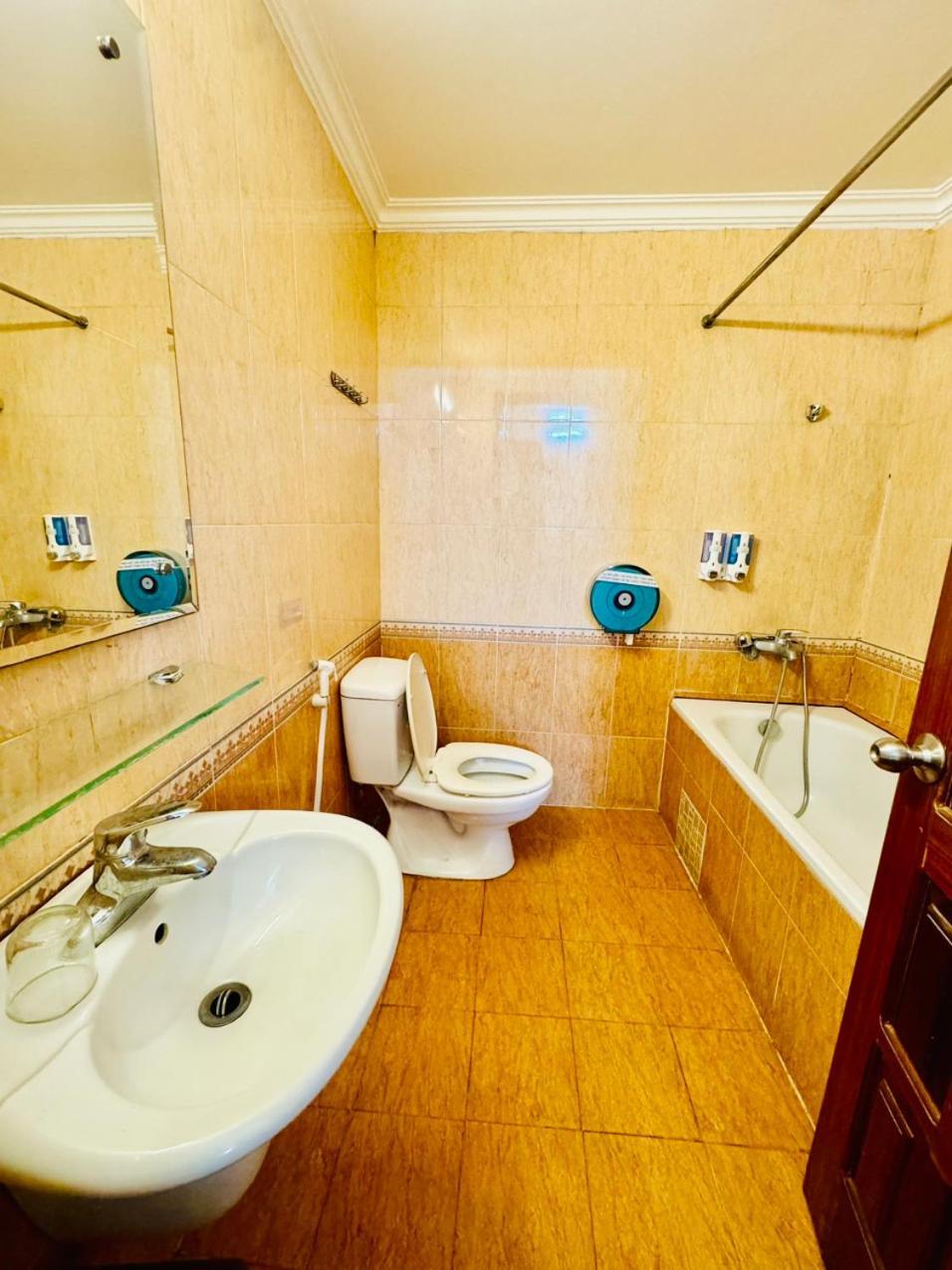 Il Divo Hostel & Spa Hanoi Luaran gambar